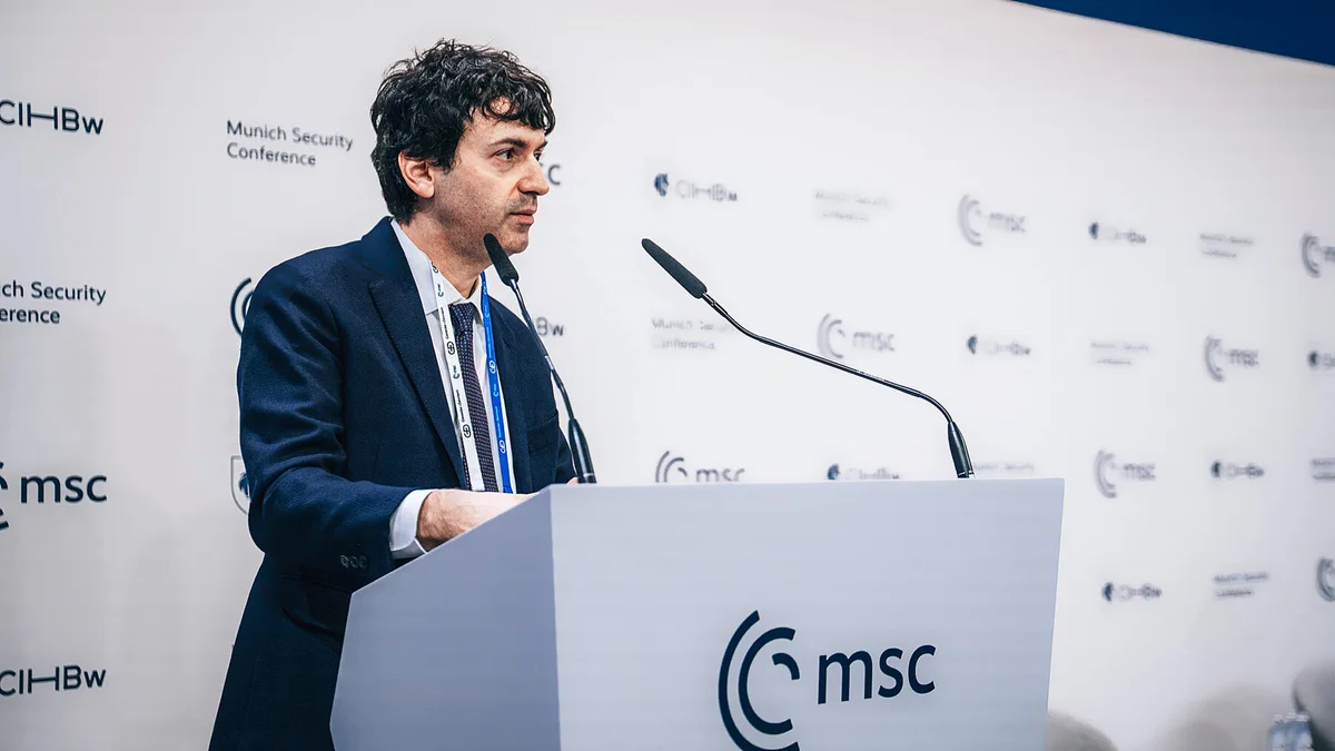 Sven Weizenegger am Rednerpult bei der MSC Innovation Night 2026.